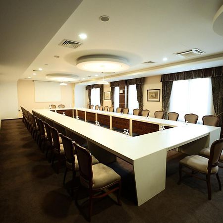 Amazona Hotel プリシュティナ エクステリア 写真